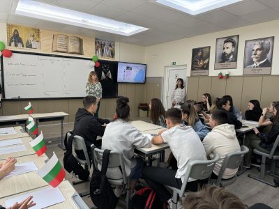 Урок-състезание на тема „Ботев – пътят към безсмъртието“ се проведе в ПГЛПТ