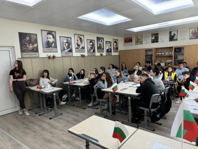 Урок-състезание на тема „Ботев – пътят към безсмъртието“ се проведе в ПГЛПТ