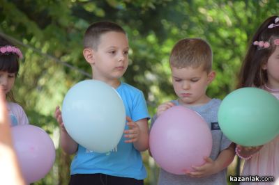 Децата на Казанлък се забавляваха с щуро парти в парк “Розариум“