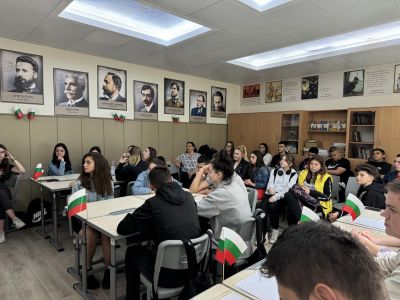 Урок-състезание на тема „Ботев – пътят към безсмъртието“ се проведе в ПГЛПТ