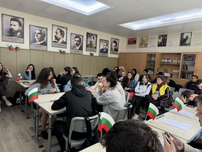 Урок-състезание на тема „Ботев – пътят към безсмъртието“ се проведе в ПГЛПТ
