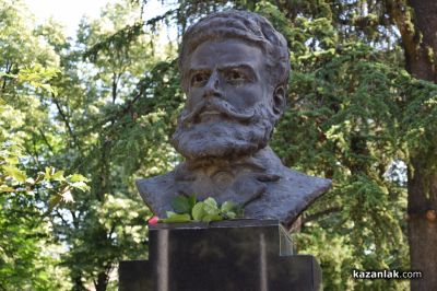 Казанлък се преклони пред Христо Ботев и загиналите за свободата и независимостта на България