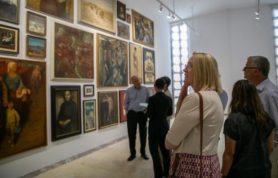 Посланикът на САЩ в България Кенет Мертен и съпругата му посетиха Художествената галерия в Казанлък и музей „Ахинора“