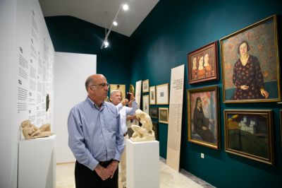Посланикът на САЩ в България Кенет Мертен и съпругата му посетиха Художествената галерия в Казанлък и музей „Ахинора“