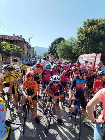 Колоездачите от клуб „Лястовица-1905“ спечелиха бронз от държавния шампионат на шосе в Пирдоп 