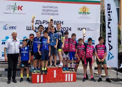 Колоездачите от клуб „Лястовица-1905“ спечелиха бронз от държавния шампионат на шосе в Пирдоп  / Новини от Казанлък