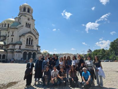 Ученици от ПГЛПТ посетиха Народното събрание 