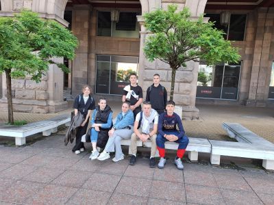 Ученици от ПГЛПТ посетиха Народното събрание 