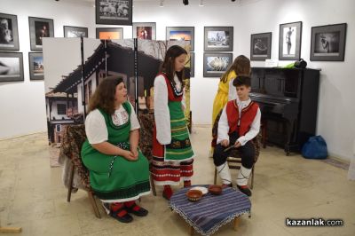 Талантливите актьори от ОУ „Мати Болгария“ представиха пиесата „Златното момиче“ пред погледите на свои съученици