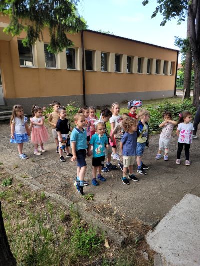 Малчуганите от ДГ „Славейче“ в Казанлък, трупаха знания в „Горска класна стая“