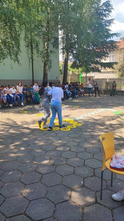 Учениците от ОбУ „Св. Св. Кирил и Методий“ в с.Ръжена се учиха да оказват първа помощ