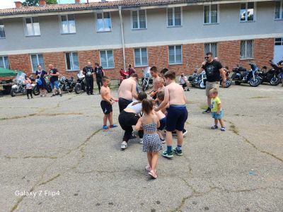 Емблематичният мотосъбор на “Черните рози“ събра хиляди край Казанлък