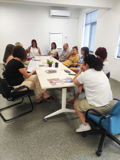 Сдружение “Бъдеще за децата“ и Комплексите за социални услуги в Казанлък обменяха опит с техни колеги от Стара Загора 