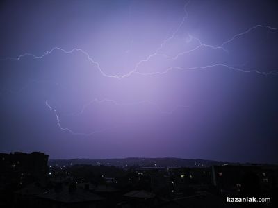 В четвъртък ни очакват интензивни валежи и гръмотевични бури в половин България / Новини от Казанлък