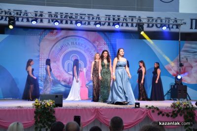 Галена Назърова е новата Царица Роза на Павел баня, а Александър Динев е Цар на минералната вода