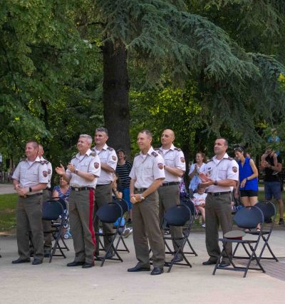 Военният духов оркестър при 61 Стрямска механизирана бригада, изнесе празничен концерт в Казанлък