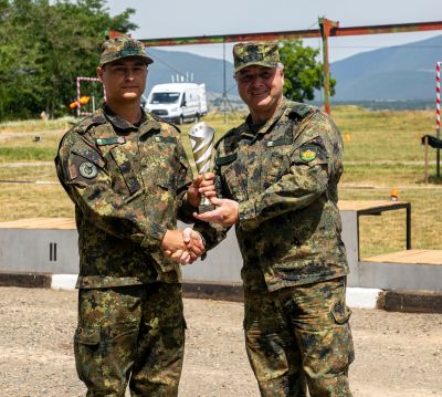 Състезание между операторите на дронове на формированията от Сухопътните войски „Ястреб 24“ се състоя на УЦ „Тюлбе“ 