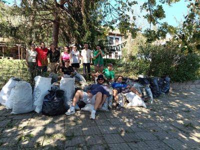 Младежи от Полша, Португалия, Испания и България помагат на Шипка