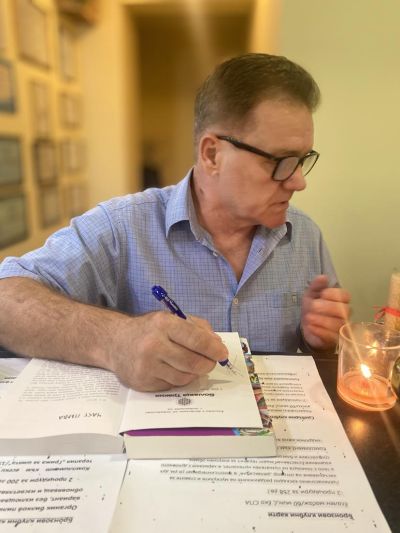 Писателят Кристиян Петков представи своето творчество в клуб Хармония СПА 