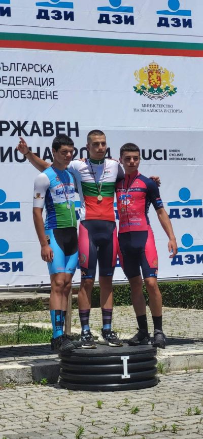 Състезателите на КК “Лястовица- 1950“ с нови шампионски титли и медали