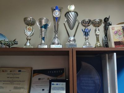 ИКТ Център – с Шампионска купа и 10 грамоти на „Роботика за България“ 