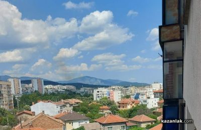 Пожар гори в района на вилната зона, край местността „Каракос“ / ВИДЕО / ОБНОВЕНА