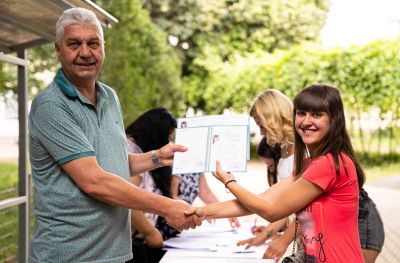 Випуск 2024 на ПГЛПТ получи своите дипломи и свидетелства за професионална квалификация