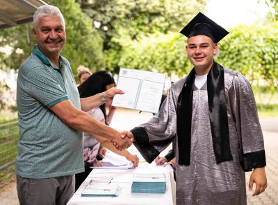 Випуск 2024 на ПГЛПТ получи своите дипломи и свидетелства за професионална квалификация