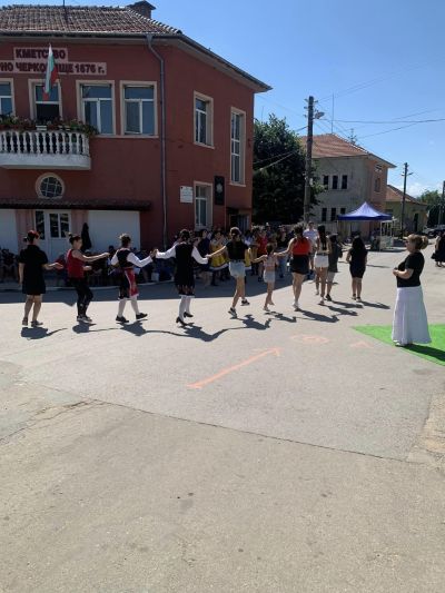 Над 270 участника се включиха във второто издение на Фолклорния фестивал “Духът на розата” в с. Горно Черковище