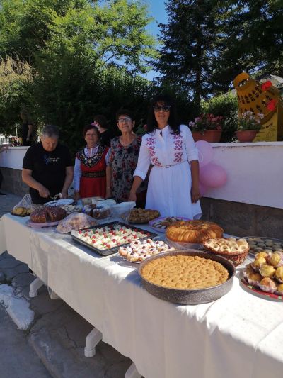 Над 270 участника се включиха във второто издение на Фолклорния фестивал “Духът на розата” в с. Горно Черковище