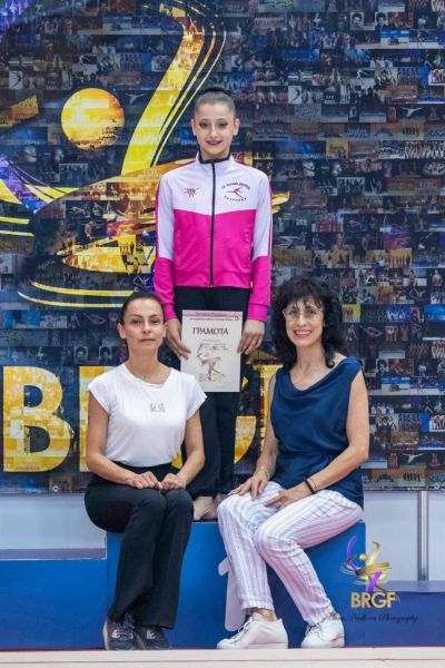 Казанлъшките гимнастички печелят поредни постижения на държавно първенство