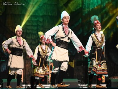 “Детелини“ спечелиха първо място на „Топ 10 български танцов фолклор“