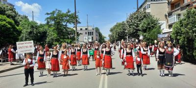 ТК “Янина“ от 10 години представя Енина, община Казанлък и България