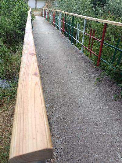 Доброволците от “Взаимопомощ“ преобразиха пешеходен мост в с. Средногорово