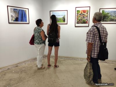 Маргарита и Цветин Шущаркови подредиха „Картини от един Свят“ в Казанлък 