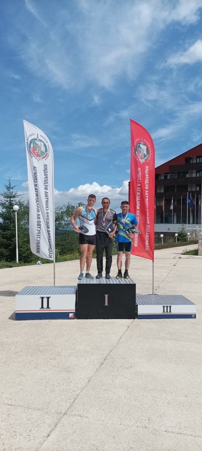 Тимът на Стремци се представи отлично в състезание по планинско бягане