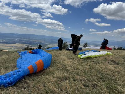 За седма поредна година в Казанлък се провежда състезанието по парапланеризъм Rose Valley XC