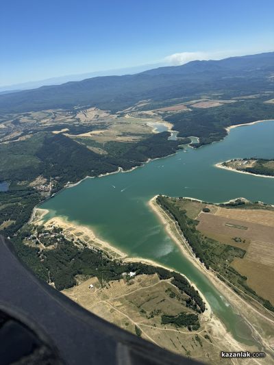 Даниел Димов от Варна спечели първото място на Националния шампионат по парапланеризъм в Казанлък/ Видео 