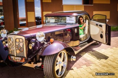 Ретро автомобили с класическа и неповторима визия ще ви очакват този уикенд в “Дамасцена“ 