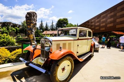 Ретро автомобили с класическа и неповторима визия ще ви очакват този уикенд в “Дамасцена“ 