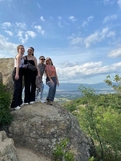 Доброволци споделят впечатленията си от България