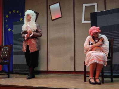 Актьорските таланти на ПГЛПТ с бляскаво представяне в „Етюди от класически пиеси“