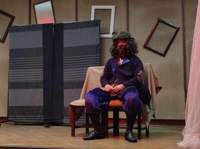 Актьорските таланти на ПГЛПТ с бляскаво представяне в „Етюди от класически пиеси“