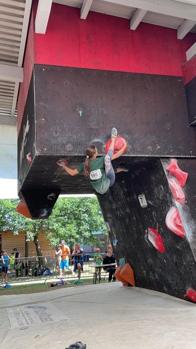 Косара Костова и Ани Ванкова от „Селт“ завоюваха златни и бронзови медали в Австрия