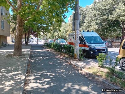 Спасиха мъж заплашващ, че ще скочи от прозорец в Казанлък 