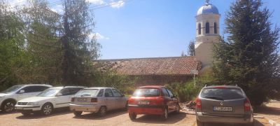 27 доброволци ремонтираха покрива на шипченския храм