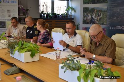 Превенция срещу пожарите: Община Казанлък подписа споразумение с FIRE-RES за сътрудничество и взаимодействие 
