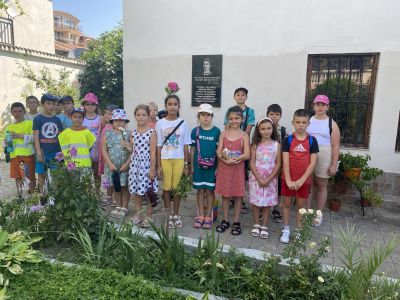 ОБ „Искра“ запозна децата с делото и живота на Апостола на свободата