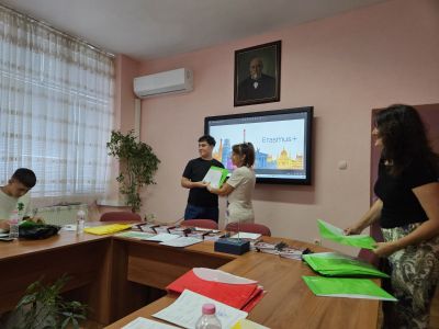 Европейски сертификати за международно обучение получиха 30 ученици и 10 учители на ПГ „Иван Хаджиенов“