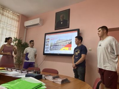 Европейски сертификати за международно обучение получиха 30 ученици и 10 учители на ПГ „Иван Хаджиенов“